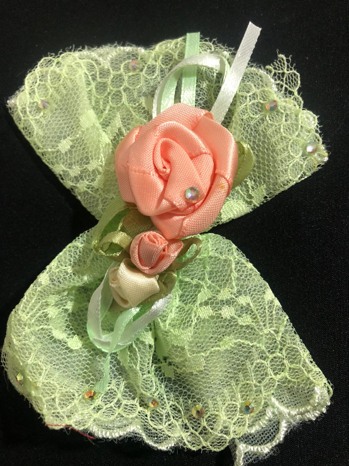 YEŞİL TÜLLÜ PEMBE GÜL