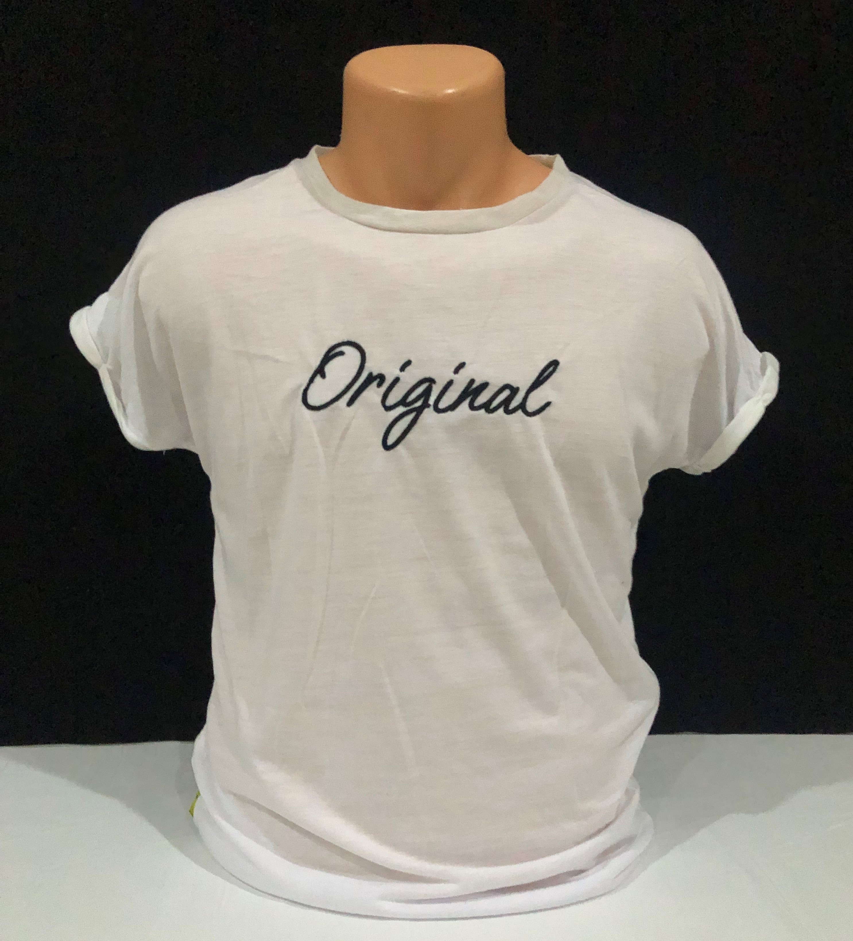 ORİGİNAL NAKIŞLI BEYAZ KISAKOL TİŞÖRT